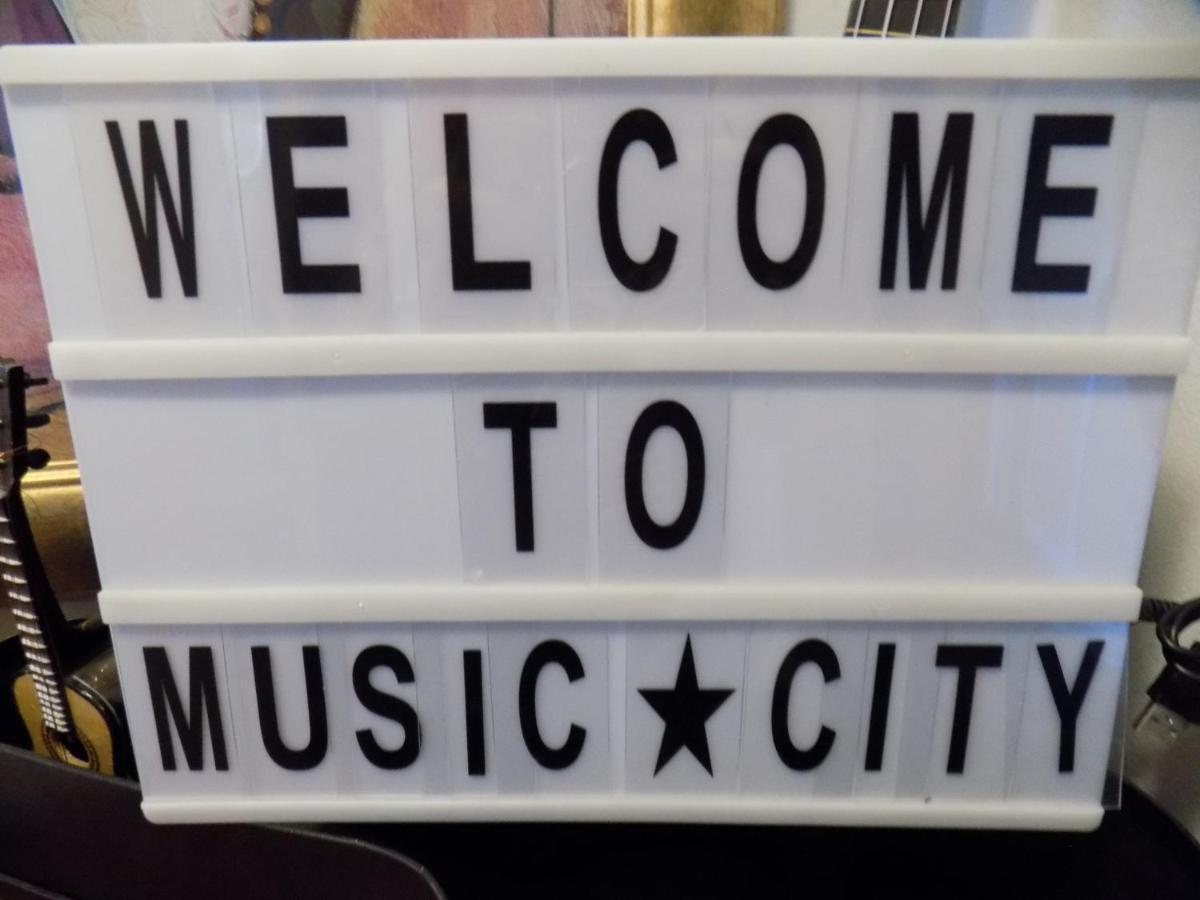 Апартаменты Heart Of Downtown/Walk To Broadway & The Action/Bars/Music Venues/Honky Tonks! Нэшвилл Экстерьер фото